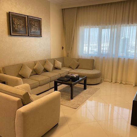 Royal Grand Suite Hotel Sharjah Exterior photo