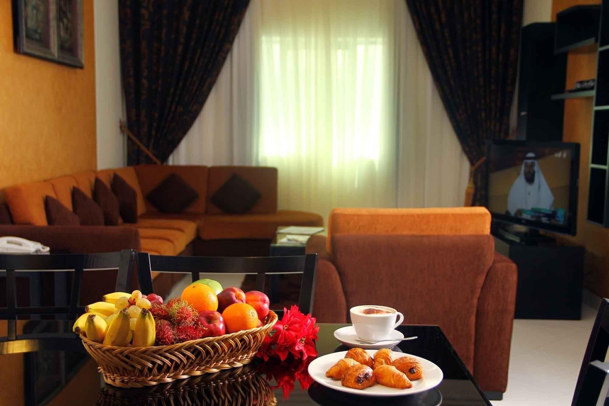 Royal Grand Suite Hotel Sharjah Exterior photo