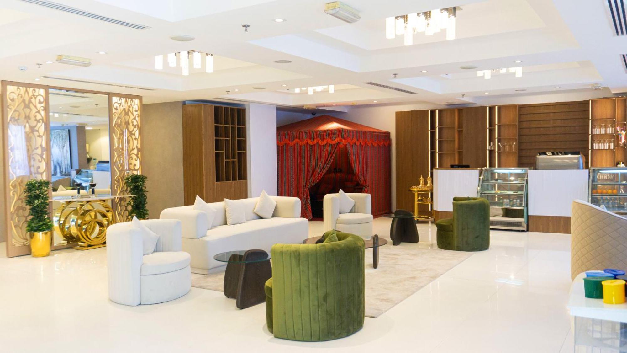 Royal Grand Suite Hotel Sharjah Exterior photo