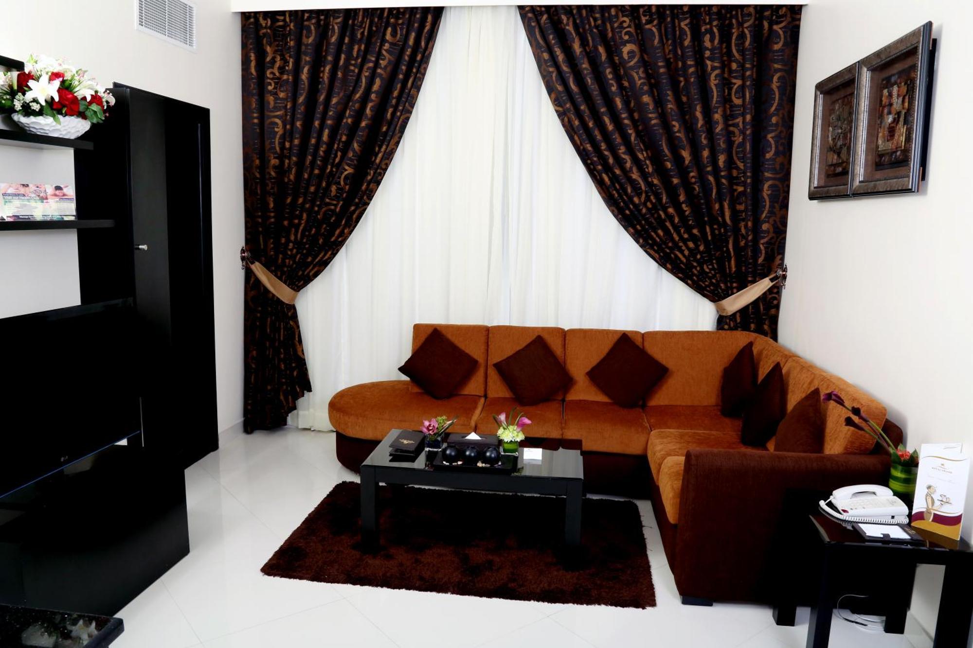 Royal Grand Suite Hotel Sharjah Exterior photo