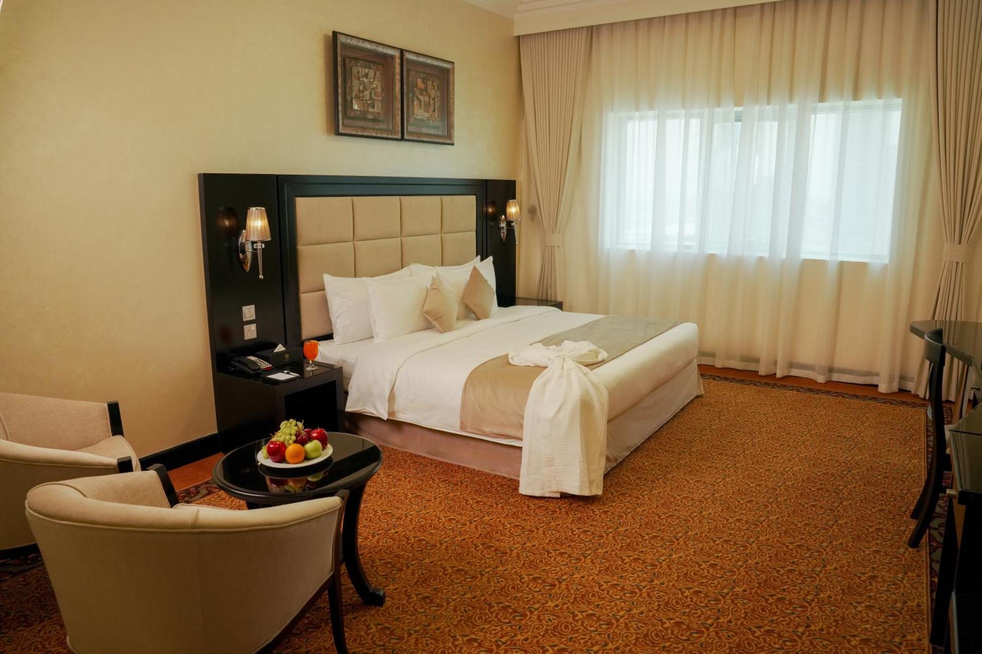 Royal Grand Suite Hotel Sharjah Exterior photo