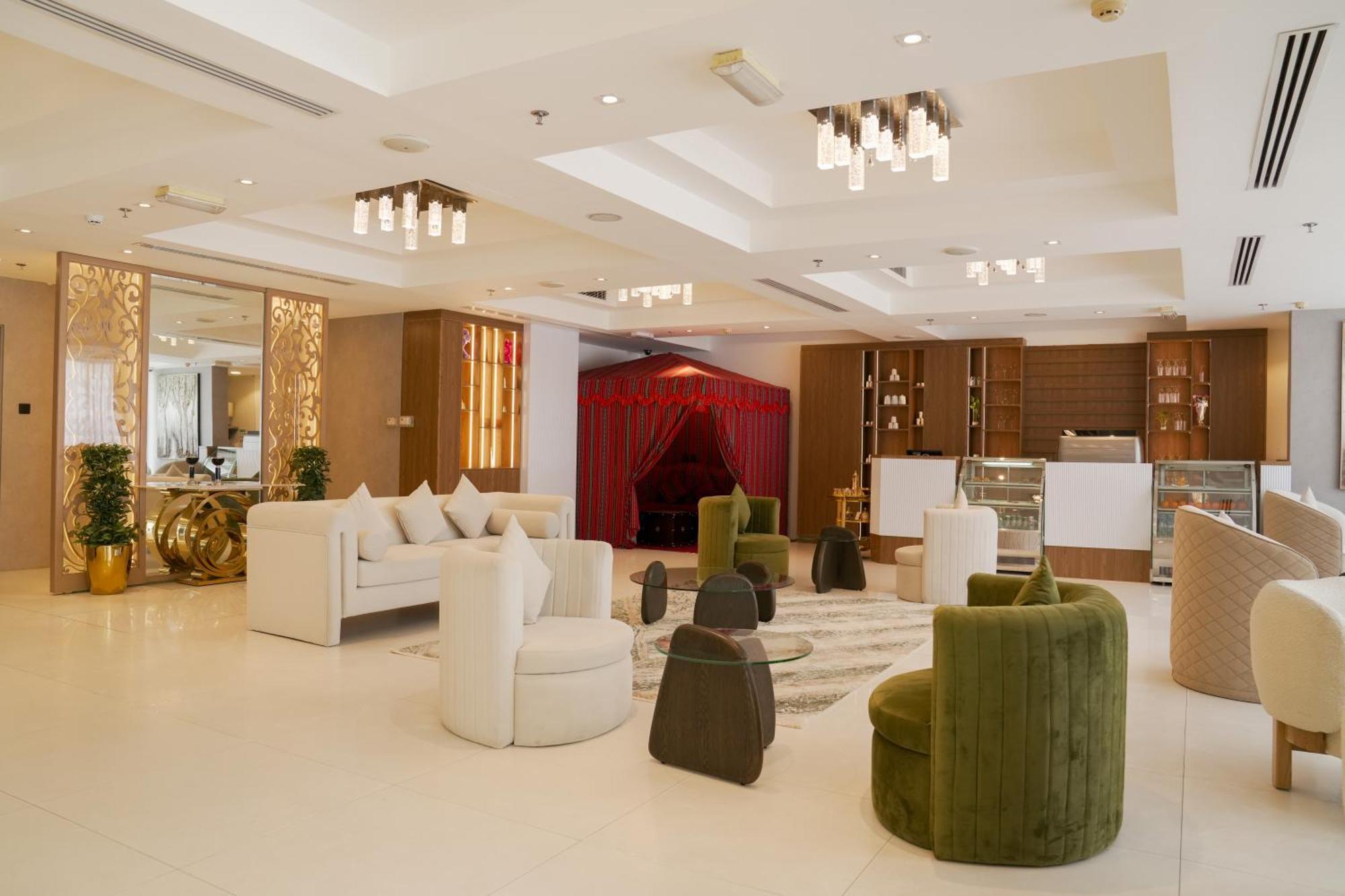 Royal Grand Suite Hotel Sharjah Exterior photo